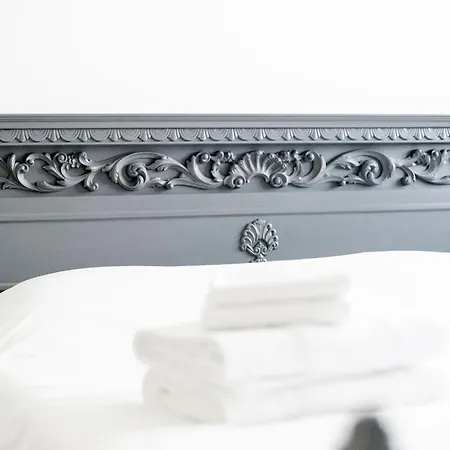 Thomas House On Train Tracks Apartment Venice