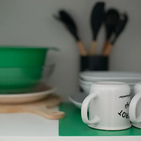 Thomas House On Train Tracks 아파트