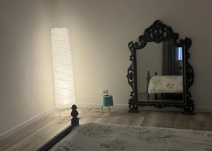 Thomas House On Train Tracks شقة *