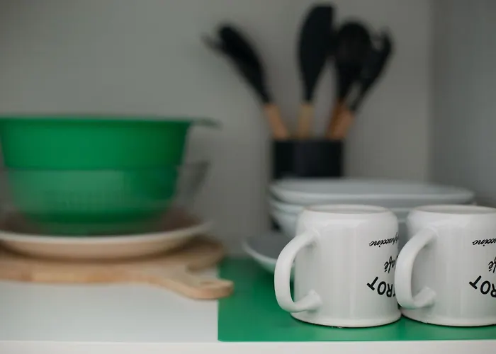 Thomas House On Train Tracks شقة